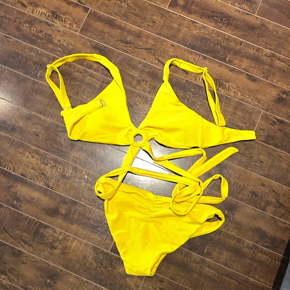 Dea Rose Vibrant Yellow Bikini Set